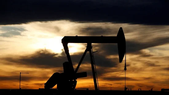 2024年原油市场回顾与2025年展望：OPEC+减产博弈与需求疲软的拉锯战